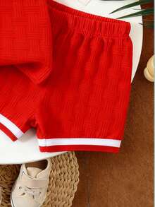 Set de 2 piezas de camisa polo de jacquard y pantalones cortos casuales para niños pequeños, para verano - Rojo - Ver 5