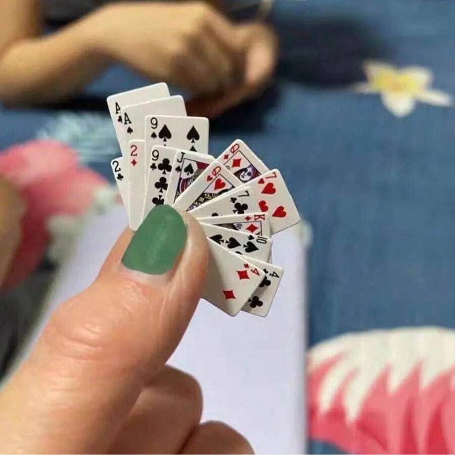 54张迷你扑克牌,适合派对游戏、多人纸牌游戏、迷你收藏、娃娃屋游戏卡牌、派对配件钥匙扣吊坠 - 8 YEARS - 查看 1
