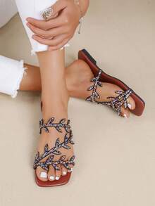 Sandalias planas con puntera cuadrada y hojas con rhinestones para mujer, estilo elegante y lujoso adecuado para uso diario, citas, fiestas y vacaciones - Sandalias planas con puntera cuadrada, hojas y rhinestones en color plateado, Sandalias planas con puntera cuadrada, hojas y rhinestones de colores - Negro - Ver 6