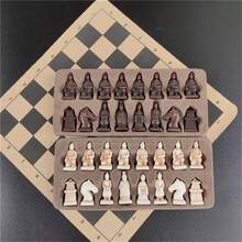 11英寸复古树脂国际象棋棋子及皮革棋盘套装，3D兵马俑棋子，娱乐游戏 - 卡其色 - 查看 12
