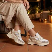 Women's Modern Platform Sneakers, Comfortable For Everyday Casual Wear, Stylish, Vacation, Lace-Up, Party, Office, Outdoor - 米白色/金色 - 查看 5