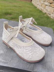 Girls' Hollow Round Toe Flats, Slip-On Style, Floral Pattern Ballet Flats, Comfortable Lace Dance Shoes - Beige - View 2