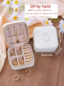 Hộp đựng trang sức nhỏ gọn, tối giản hình chữ cái đính ngọc trai, có khóa kéo hai lớp, dùng để đựng bông tai, dây chuyền, nhẫn, trang trí chữ cái cá nhân hóa, hộp đựng trang sức cực kỳ bắt mắt để trên bàn làm việc, đầu giường hoặc khi đi làm hàng ngày. - Nhiều màu - Xem 10