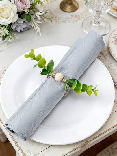 12 حلقة مفرش طاولة على شكل أوراق خضراء، ديكور طاولة على طراز المزرعة بأوراق نبات الأوكالبتوس الاصطناعية، مقترنة بمفارش بيضاء مقاس 17.7 بوصة * 17.7 بوصة، مناسبة لديكور الغرفة وديكور طاولة الطعام والديكور المنزلي وديكور الحفلات، مناسبة للأعياد والحفلات والتجمعات والأعياد والأعراس والهدايا والعشاء والخارجية والنزهات