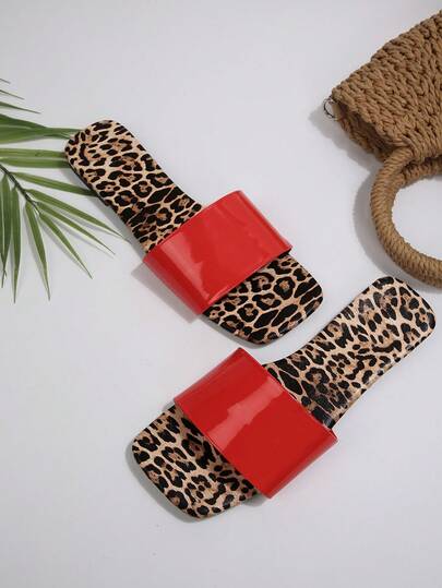 Dép xăng đan đế bằng màu đỏ in họa tiết da báo dành cho nữ, thoải mái, thời trang thường ngày, dép nhẹ, giày đế bằng mềm mại, mũi vuông/tròn, dép xăng đan đế bằng mới cho mùa hè.