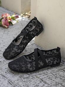 3D玫瑰蕾丝网面平底鞋，时尚舒适透气玛丽珍芭蕾舞鞋，柔软优雅的乐福鞋，配珍珠弹力带 - 黑色 - 查看 1