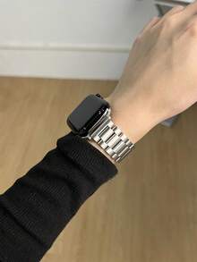 不锈钢表带，兼容苹果手表，适用于 42mm、38mm、40mm、41mm、44mm、45mm、46mm、49mm 型号。时尚智能手表替换表带，兼容苹果手表 Ultra2、Ultra SE2、SE 11、10、9、8、7、6、5、4、3、2、1 系列。男女皆宜，是学生返校的理想礼物。 - 銀色 - 查看 9