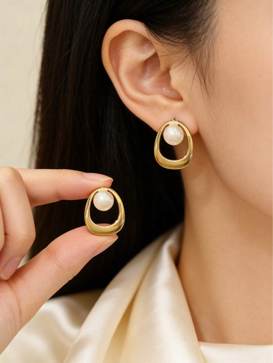 1Pair Of Women's Fashionable And Elegant 18K Gold-Plated Round Stainless Steel Earrings Embellished With Pearls Daily Versatile Geometric Stainless Steel Earrings High Quality Waterproof Suitable For Vacation And Seaside Wear - Gold - View 1