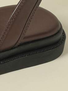 2026新款女士平底凉鞋,搭扣设计,低跟厚底,清新波西米亚复古风露趾舒适孕妇鞋,适合夏季海滩、休闲场合,咖啡棕色、糖果色系,优雅大方,尺码3-10。 - 咖啡棕 - 查看 10