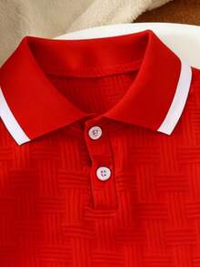 Set de 2 piezas de camisa polo de jacquard y pantalones cortos casuales para niños pequeños, para verano - Rojo - Ver 3