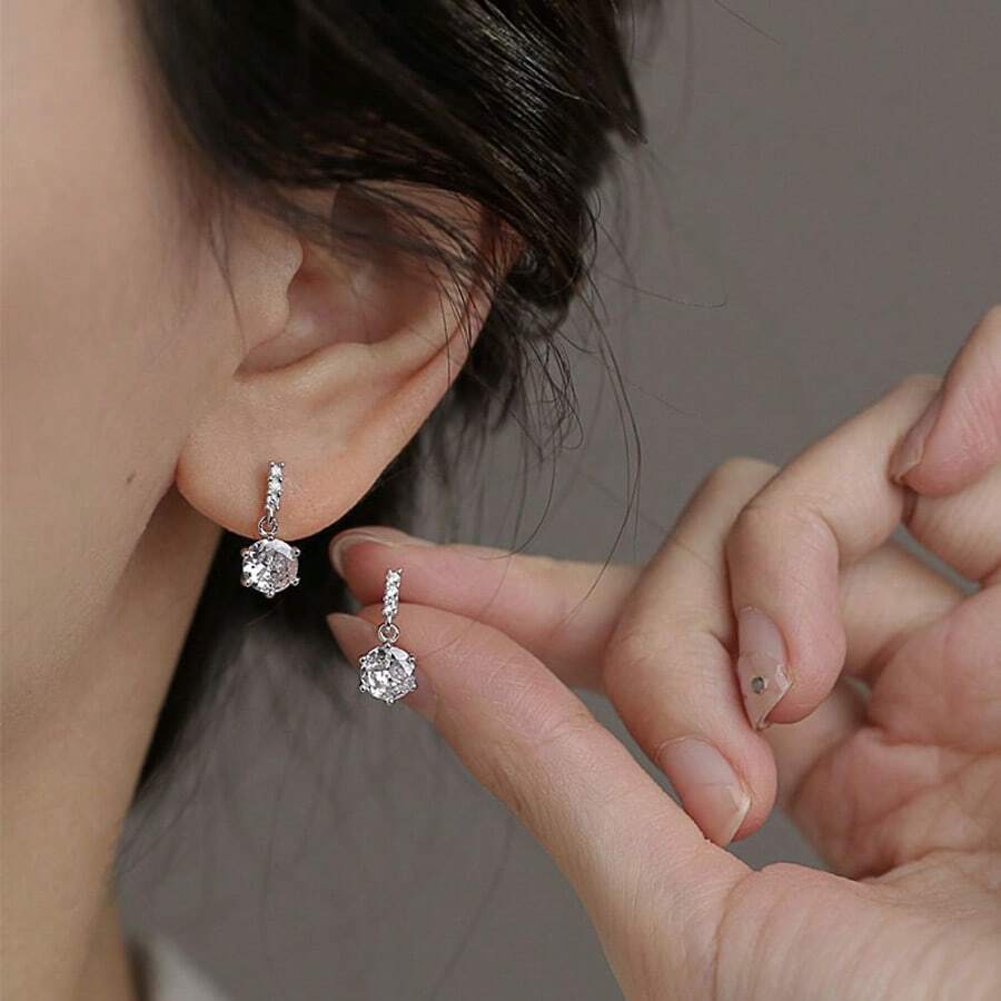 1 Pair Of Fashionable And Simple Diamond Earrings, Niche High-End Sparkling Zirconia Earrings, Women's Earrings - Silver - View 1