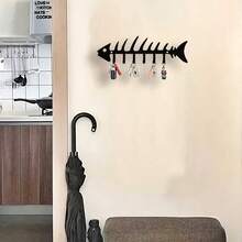 Ganchos de pared de metal con diseño de esqueleto de halibut para un almacenamiento elegante de llaves y organización del pasillo, decoración de pared industrial moderna para entradas, salas de estar, dormitorios y cocinas, soporte duradero de metal para llaves, acento de pared ahorrativo de espacio, solución funcional de organización del hogar, accesorio favorito como regalo para interiores contemporáneos - Negro - Ver 2