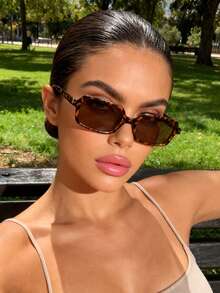 1pc Women's Geometric Pattern Classic Elegant Retro Clothing, Fashionable Glasses Accessory Suitable For Golf, Outdoor Leisure Activities, Street Style, Music Festivals And Other Occasions - Multicolor - View 2