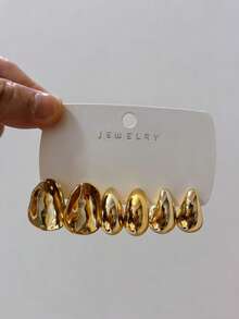 3-9对奢华自然风黄金耳环套装，饰以优雅的竹节、浪漫的枫叶和灵动的水滴。每对耳环都散发着独特的自然魅力，适合全年各种场合佩戴。稀有而别致，佩戴它们，让你成为众人瞩目的焦点。 - 金色 - 查看 10