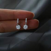 1 Pair Of Fashionable And Simple Diamond Earrings, Niche High-End Sparkling Zirconia Earrings, Women's Earrings - Silver - View 6