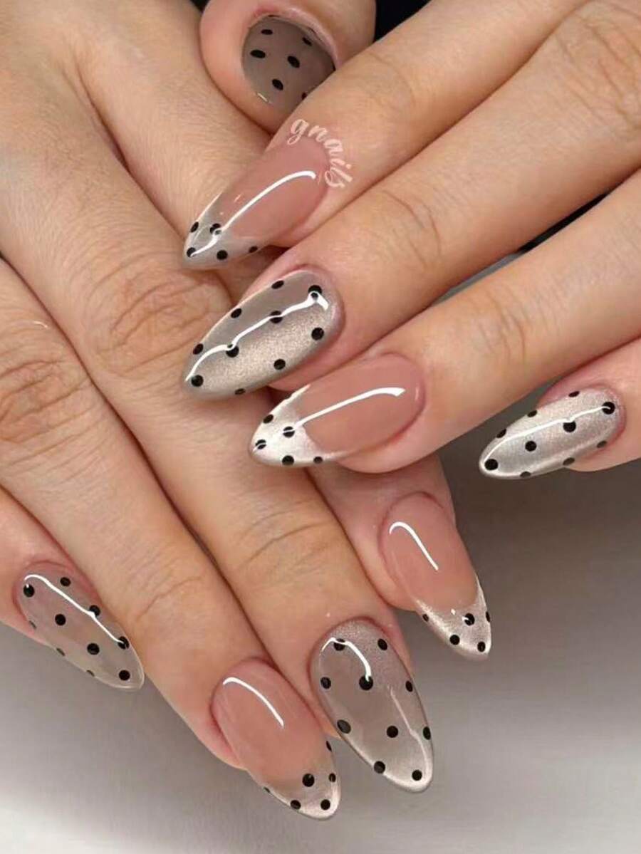 10 pezzi di adesivi per unghie fatti a mano, unghie corte, unghie finte, punte per manicure francese, unghie a forma di mandorla, unghie color nudo, unghie glitterate argento, unghie a pois, unghie dolci e cool, unghie estive, adesivi per unghie decorati con glitter argento e pois neri, forniti con strumenti per unghie, adatti per varie occasioni, facili da applicare e rimuovere, adesivi per unghie a forma di mandorla per donne e ragazze - Champagne - Visualizzare 1