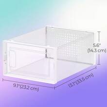 可堆叠透明鞋盒，采用ABS框架和PP材质，经久耐用，结构稳固，不易倾倒。鞋盒设有通风孔和透明前门设计，可折叠收纳，节省空间。可容纳女鞋11码/男鞋44码及以下的鞋子，也适合存放杂物和化妆品。适用于玄关、衣柜、卧室、宿舍等多种场景，是收纳鞋子和小物件的理想之选。 - 查看 3