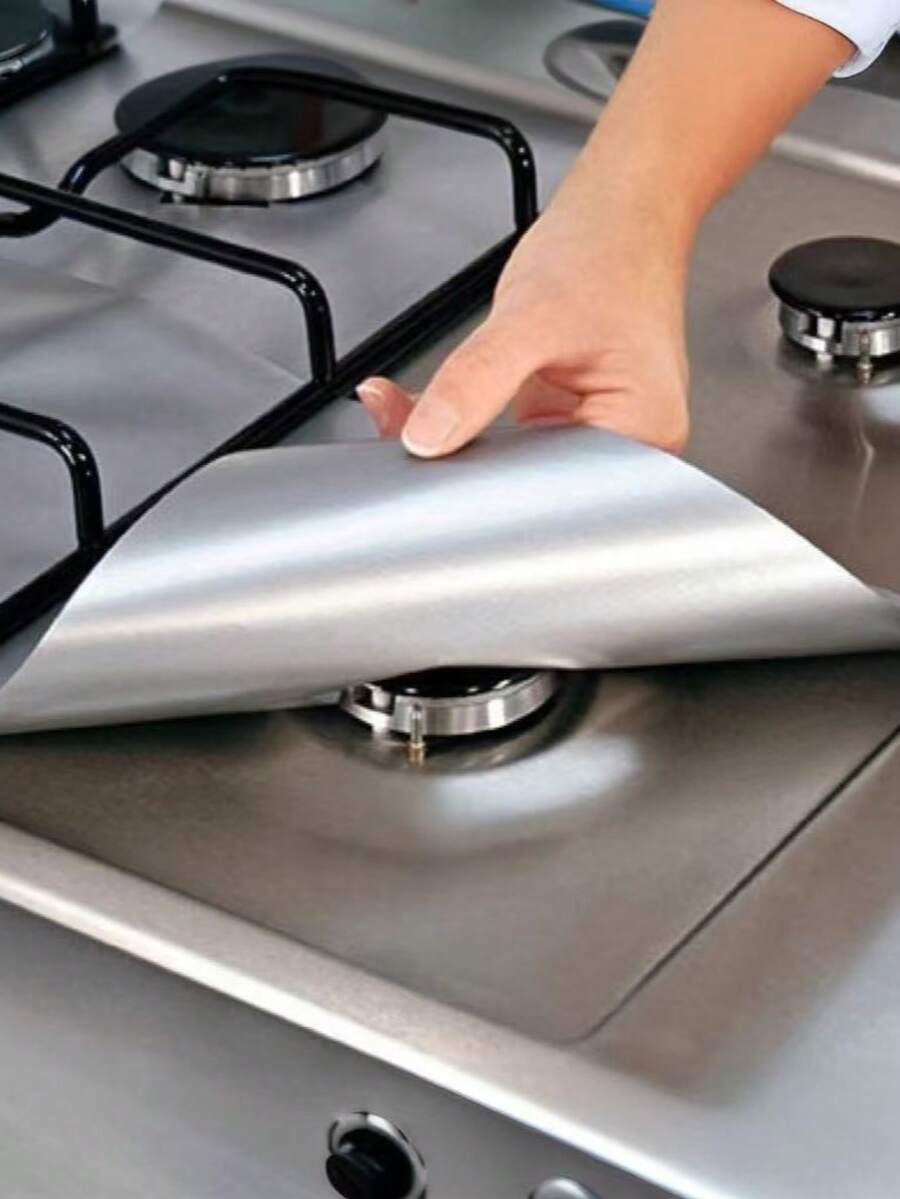 Bộ 4/2 miếng bảo vệ hiệu quả bếp ga của bạn khỏi dầu mỡ bắn tung tóe, thức ăn rơi vãi và bụi bẩn. Sản phẩm có khả năng chịu nhiệt cao (Lưu ý: Vui lòng không đặt trực tiếp lên ngọn lửa trần), giúp giữ cho bếp luôn sạch sẽ và giảm bớt công việc lau chùi tốn thời gian. - Xem 1