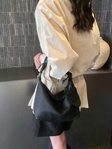 This Simple Crescent-Shaped Women's Handbag Comes With A Matching Small Charm. It Features An Adjustable Shoulder Strap And Is A Modern, Elegant, And Commuter Bag. Made Of High-Quality, Wear-Resistant, Waterproof, And Scratch-Resistant PU Material, It Boasts A Premium Hardware Zipper Closure For Easy Access. It Is Suitable As A Gift For Friends, For Shopping, Dates, Commuting To Work, Taking Photos, Business Trips, And Travel. - Black - View 4