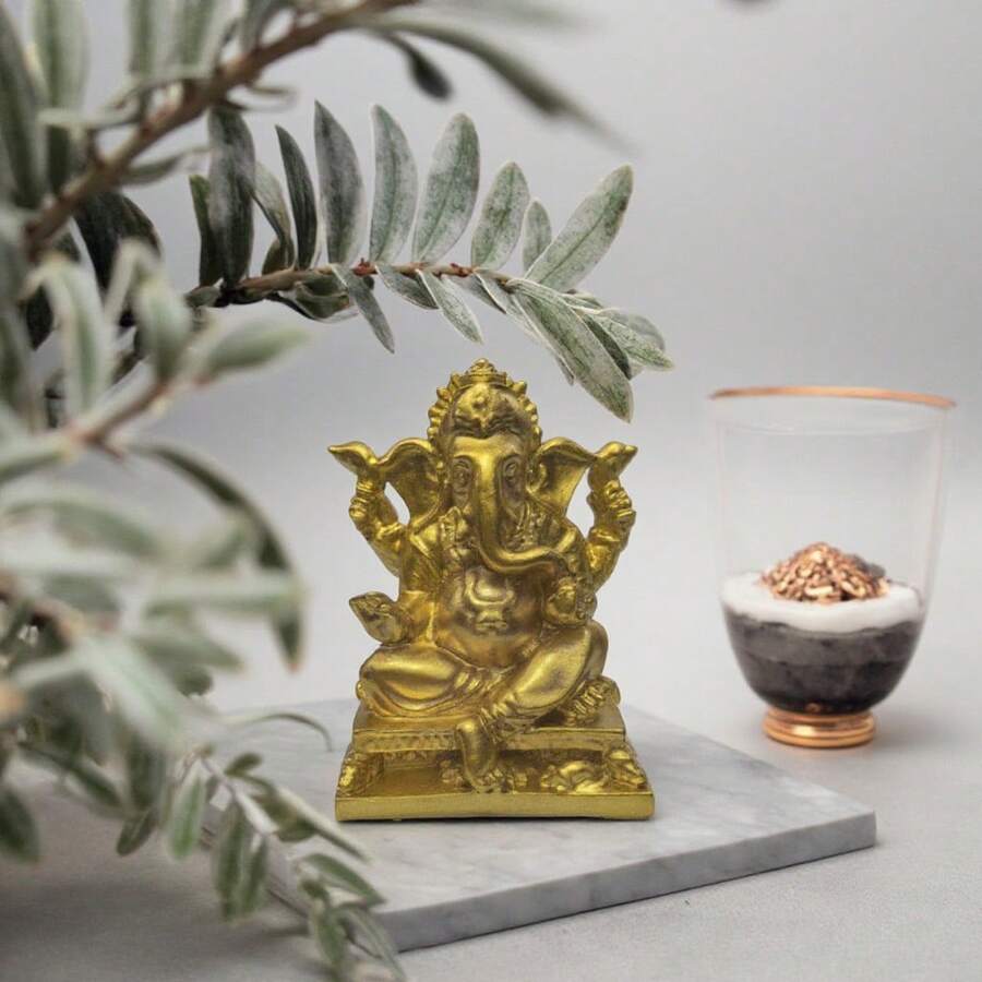 1件金色大象树脂摆件，汽车仪表盘装饰，风水摆件，馈赠亲朋好友