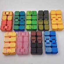4 件套渐变 3D 打印方形减压指尖玩具，家居和办公桌装饰品，多色无限魔方，创意生日和圣诞礼物，颜色随机。 - 彩色 - 查看 2