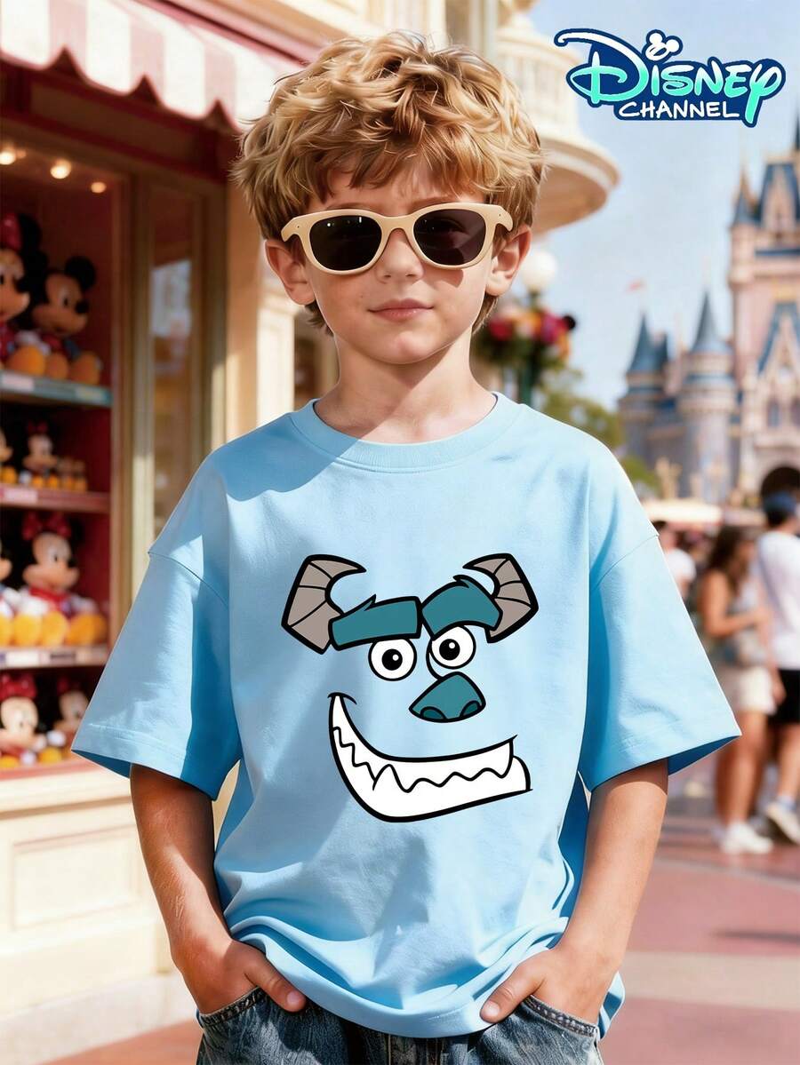 Disney The Sleeve Features A Large Monster Head Image On The Front Combined With Simple Lines, Creating A Unique And Energetic Look By Blending Classic Monster Elements With A Vibrant Design. It Perfectly Matches A Boy's Lively Personality And Warm Vibe. It Can Be Paired With Denim Shorts, Athletic Shorts, Or Cargo Shorts. Suitable For Theme Park Outings, Outdoor Camping, Everyday Wear, Student Gatherings, And More. Skin-Friendly And Durable, This Cartoon IP Patterned Top Creates A Unique And Energetic Monster-Themed Outfit For Boys. - 淺藍色 - 查看 1