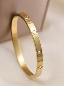 4件套18K镀金不锈钢女士时尚手链套装，包含3D五叶花手链、四叶花钉手链和四叶花高品质水钻手链，防水防褪色，适合日常佩戴、派对、馈赠亲友、情人节、圣诞节等场合。 - 金黃色 - 查看 7