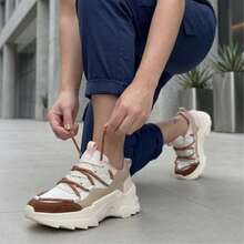 Women's Modern Platform Sneakers, Comfortable For Everyday Casual Wear, Stylish, Vacation, Lace-Up, Party, Office, Outdoor - 焦糖色/粉紅色 - 查看 1