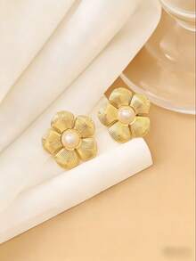 Pendientes de botón elegantes para mujer con rayas, flores, perlas y acero inoxidable dorado - Perfectos para vacaciones, viajes y fiestas, también un regalo ideal para ocasiones especiales o cumpleaños - Dorado - Ver 7