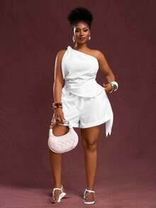 Veslaya 2025 Autumn & Winter New Arrivals, Women's Fall/Winter Clothes, Halloween, Music Festival, Easter, Western, Nomadic Style, Birthday Party, Graduation, Student, Daily Wear, Casual, Vacation, Cruise Travel, Beach, Sunbathing, Fashionable, Women Plus Size White One-Shoulder Tie Bow Blouse + Elastic Waist Shorts Lounge Set Valentine's Day Outfit - 白色 - 查看 6