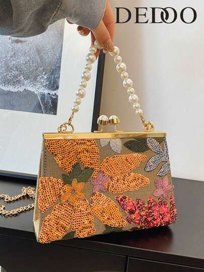 Dedoo Chiếc ví cầm tay đính sequin lấp lánh, thêu họa tiết cầu kỳ, khóa cài hình cầu đính ngọc trai, mang phong cách cổ điển và thanh lịch. Đi kèm là quai xách đính ngọc trai, mềm mại và sang trọng. Chiếc ví vuông hoàn hảo cho các buổi tiệc và liên hoan, cũng có thể đeo chéo.