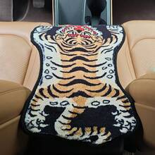 1 pieza Alfombrilla para la consola central y reposabrazos del coche con estampado de tigre, de felpa suave de cachemira sintética universal a prueba de polvo para protección interior - tigre - Ver 15