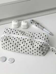 1Pc Simple Temperament Cute Polka Dot Large Capacity Multifunctional PPencil Case Makeup Bag Zipper Fresh Fabric Student Pencil Case Storage Bag - Multicolor - View 3