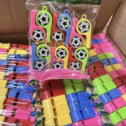 12/24 chiếc còi nhựa hình quả bóng đá - Quà tặng tiệc tùng nhiều màu sắc, đồ nhét vào túi kẹo, quà tặng lễ hội (Kết hợp ngẫu nhiên), món đồ yêu thích trong các trận đấu bóng đá World Cup.