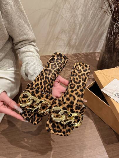 舒适轻便休闲户外/沙滩拖鞋，适合青少年和学生，豹纹金属扣平底套脚凉鞋