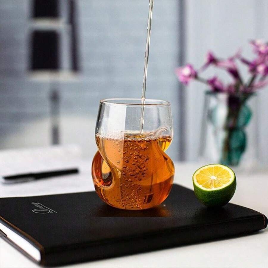 1个透明扭纹设计硼硅玻璃杯，现代简约风格，高硼硅玻璃，弧形人体工学设计，扭纹握柄，耐热防漏，多功能保温杯，适用于咖啡、葡萄酒、威士忌，日常使用，送礼佳品，四季皆宜。 - 彩色 - 查看 1
