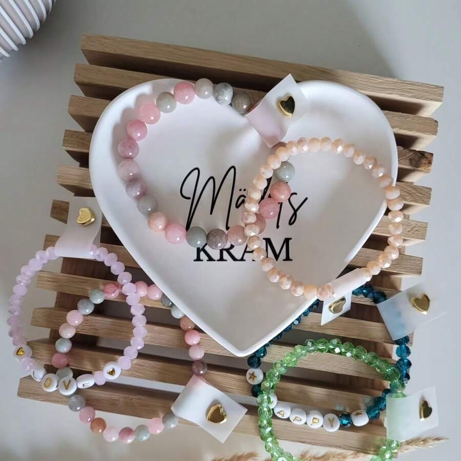 1个DIY树脂模具，心形托盘盘硅胶模具，适用于制作日常收纳托盘、珠宝收纳盒，是DIY项目、爱情主题收纳、蜡烛托盘和树脂浇铸的理想之选，可重复使用。