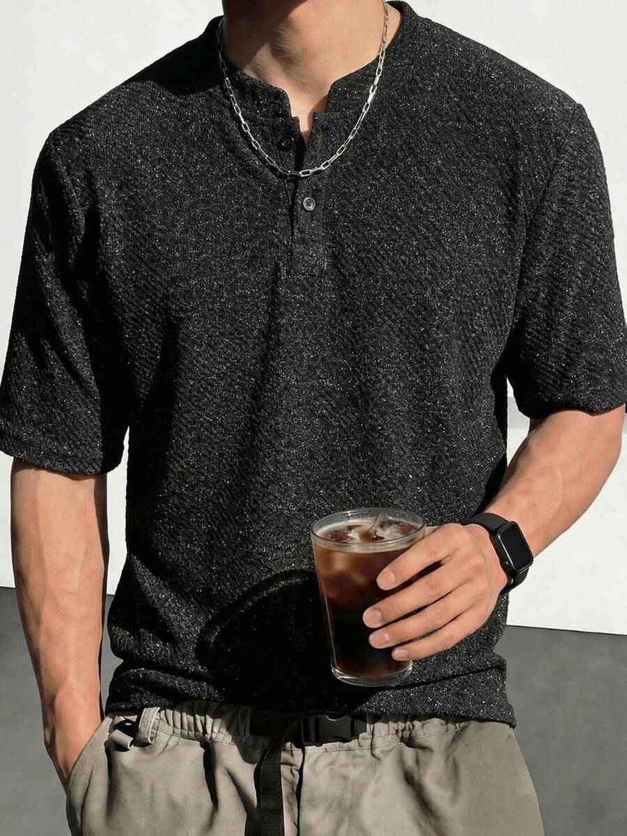 1 pieza Camiseta tipo Henley de manga corta negra para hombre, con detalles de líneas brillantes, textura de twill, tela de punto con caída, estilo maduro y discreto de "old money", adecuada para el uso diario y el uso casual - Negro - Ver 1