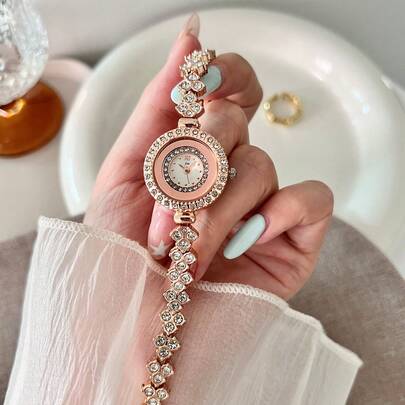 1 Women's Multi-Color Small Dial Quartz Watch With Diamond-Studded Alloy Chain Strap – Light Luxury And Elegant Style, Featuring A Full Diamond Bezel, Bracelet-Style Design, Perfect For Dates, Parties, And Everyday Wear