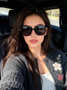 1副新款欧美大方框双梁时尚眼镜，优雅街头风百搭女款眼镜 - 黑框灰片 - 查看 3