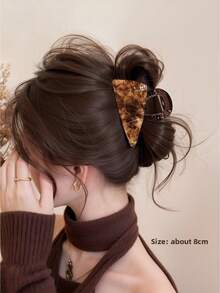 Retro Tie Dye Heart-Shaped Medium Hair Claw Clip, Versatile Hair Claw For Ponytail, Adds Volume - Multicolor - View 6