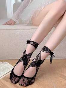 1 Pair Spring/Summer Lace Invisible Boat Socks, Ballerina Style Women's White Low-Cut Invisible Socks With Lace Floral Trim, Silicone Non-Slip Heel, Criss-Cross Bow Tie - Multicolor - View 7