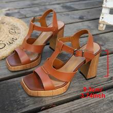 Sandali estivi eleganti da donna in colore unito, con cinturino incrociato alla caviglia, fibbia, tacco chunky, in pelle PU marrone tinta unita con patchwork e venatura naturale del legno, versatili per feste all'aperto, vestono mezzo numero in più - Castano - Visualizzare 7