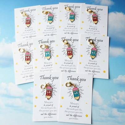 Conjunto de 8 chaveiros porta-canetas 2D com tema "Espírito Escolar", perfeitos para decorar estojos, mochilas e carteiras. Ideais para presentear amigos, professores, colegas e familiares, demonstrar apreço e demonstrar motivação.