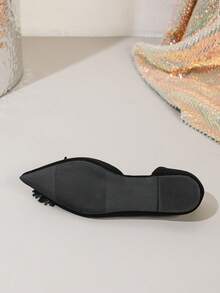New Spring/Summer Fashion Women's Pointed Toe Black Hollow-Out Crystal Flower Flat Casual Sandals - Black - View 3