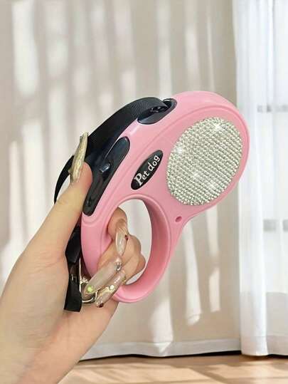 1 pièce Laisse rétractable élégante pour chien avec cristaux scintillants et strass roses, laisse pour animal de compagnie de 10 pieds durable avec poignée ergonomique et attache porte-clés, à utiliser à l'extérieur, laisse pour chien et chat à la mode et portable, nécessité de voyage, cadeau pour mariage, anniversaire, fête, Ramadan, Pâques, festival de musique