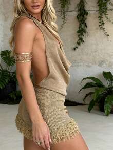 春夏新款Y2K Baddie两件套，深V领吊带露背短款上衣，搭配低腰荷叶边迷你裙，度假装扮，适合音乐节、海滩旅行、海滩派对、约会、假期和休闲场合。 - 卡其色 - 查看 5