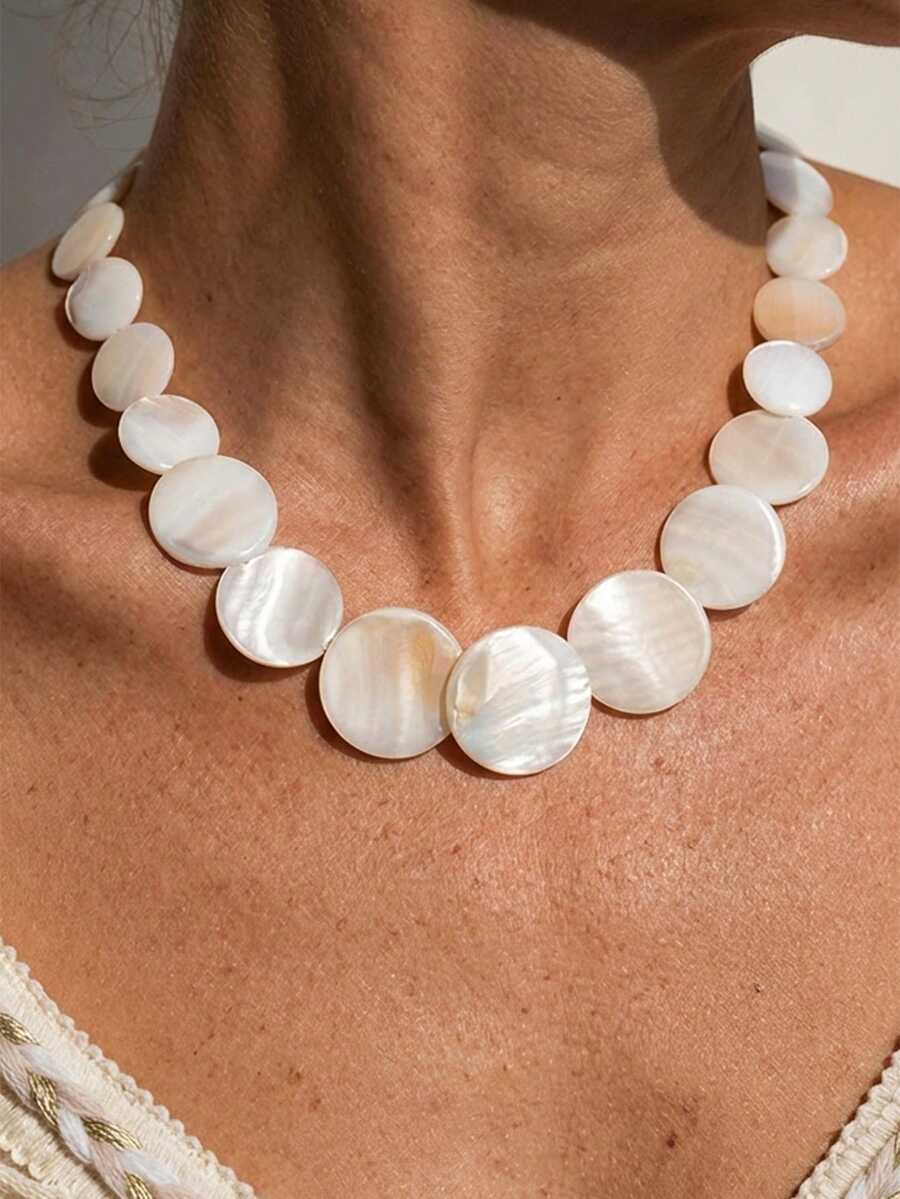 1pc Hawaii Style Natural Shell Necklace, Bohemian Round Beaded Choker Necklace, Versatile Natural Shell Necklace For Women, Suitable For Beach Vacation, Travel, Daily Decoration, Outfit Matching, Dating, Party, Holiday Gift - White - View 1