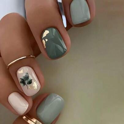 Bộ 24 lọ sơn móng tay ombre màu xám nhạt, xanh sương mù và trắng sữa, gợi nhớ cảm giác tươi mát của rừng cây, nhẹ nhàng và êm dịu, mang đến sắc xanh mùa xuân trên đầu ngón tay bạn.