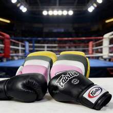 Luvas de boxe respiráveis de alta qualidade, nos tamanhos 8oz, 10oz, 12oz, 14oz e 16oz, para homens e mulheres. Ideais para boxe, kickboxing, artes marciais mistas (MMA), muay thai e treino com saco de pancadas. Confortáveis e práticas. - Preto - Ver 2